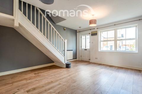 2 bedroom house to rent, Hop Garden, Church Crookham, Fleet, GU52