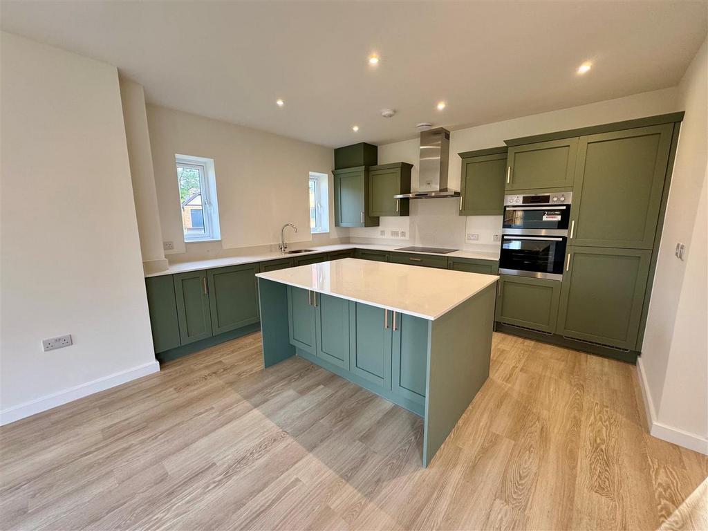 Kitchen 4.jpg