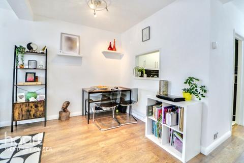 2 bedroom apartment for sale, Park Street, Westcliff-On-Sea