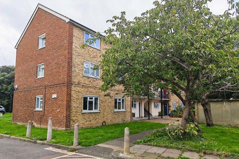 2 bedroom flat for sale, Rathmell Drive, London SW4