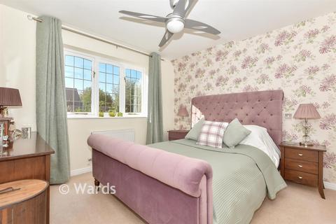 4 bedroom detached house for sale, Roseleigh Avenue, Allington, Maidstone, Kent