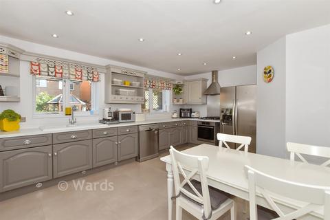 4 bedroom detached house for sale, Roseleigh Avenue, Maidstone ME16