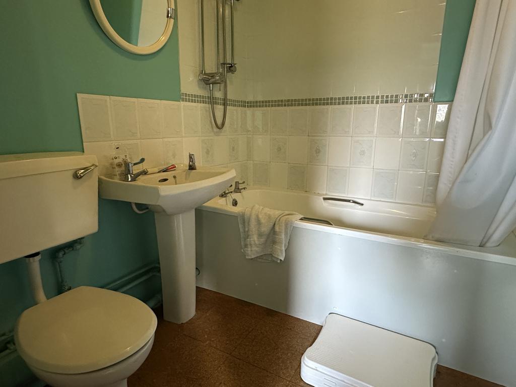 Bathroom.JPG