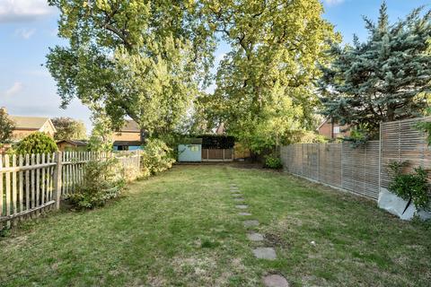 63 Highdown, Worcester Park, KT4 7JA