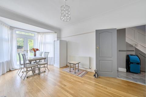 63 Highdown, Worcester Park, KT4 7JA