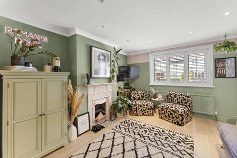 4 bedroom house for sale, Montague Road, Hanwell, W7