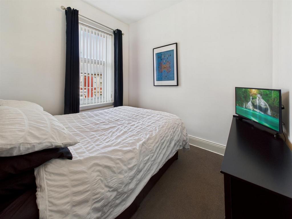 CAM05411 G0-PR0111-STILL014.jpg