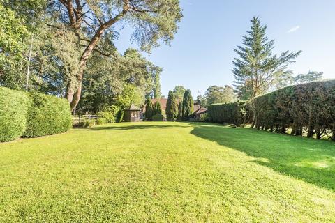 undefined, Heath Ride, Finchampstead, Finchampstead, Berkshire