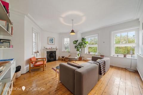 Flat 4, 17 Clapton Terrace, London, E5 9BW