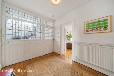 Flat 4, 17 Clapton Terrace, London, E5 9BW