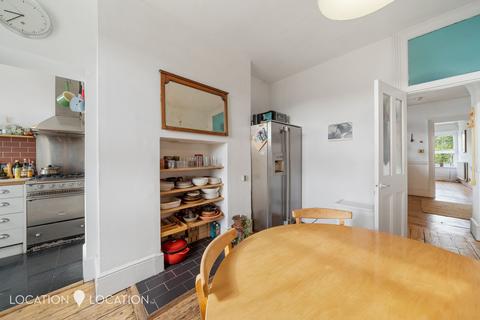 Flat 4, 17 Clapton Terrace, London, E5 9BW