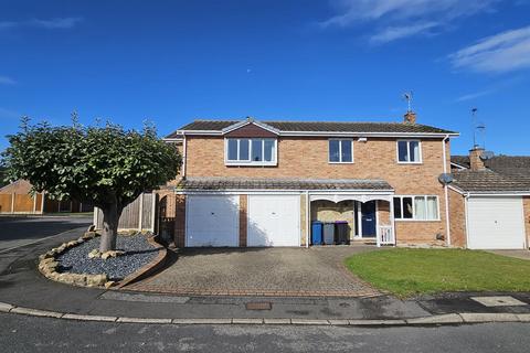 1 Larch Close, Bingham, Nottingham, NG13 8GW