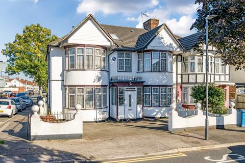 undefined, Kingshill Avenue, Kenton HA3 8JR