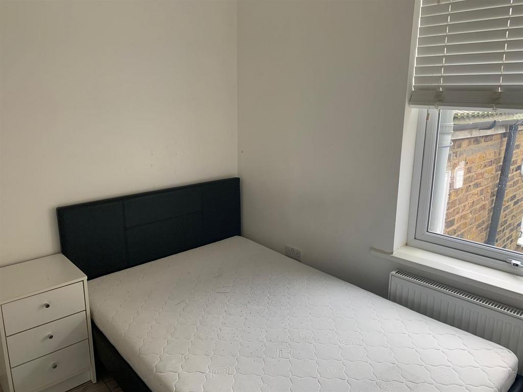 Bedroom 1 picture 1