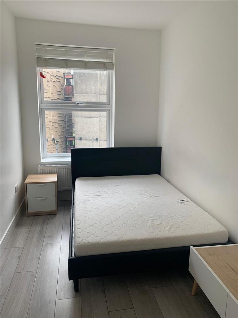 Bedroom 3 picture 1