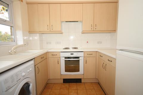 2 bedroom flat for sale, Burleigh Gardens, Woking GU21