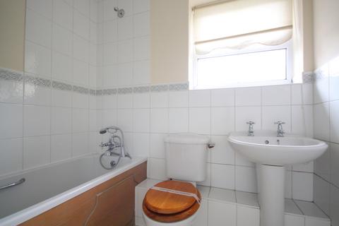 2 bedroom flat for sale, Burleigh Gardens, Woking GU21