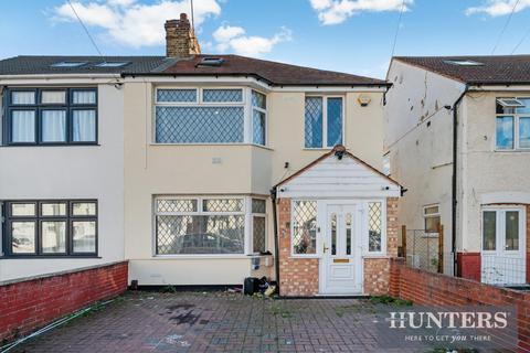 4 bedroom semi-detached house for sale, Ferndale Avenue, Hounslow