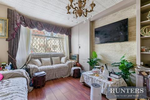 4 bedroom semi-detached house for sale, Ferndale Avenue, Hounslow