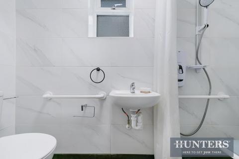 4 bedroom semi-detached house for sale, Ferndale Avenue, Hounslow