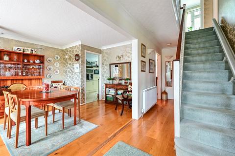 4 bedroom detached house for sale, Cottage Green, Hook RG27