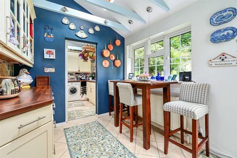 4 bedroom detached house for sale, Cottage Green, Hook RG27