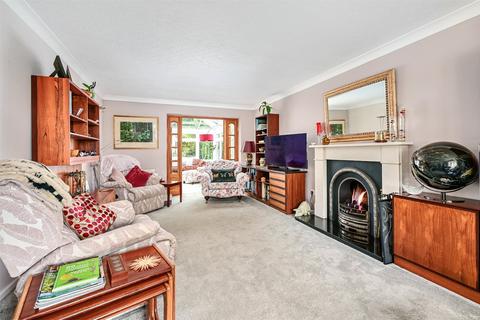 4 bedroom detached house for sale, Cottage Green, Hook RG27