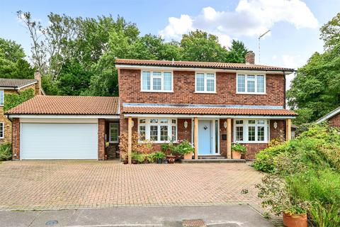 4 bedroom detached house for sale, Cottage Green, Hook RG27
