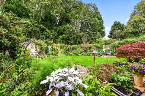 undefined, Cottage Green, Hook RG27