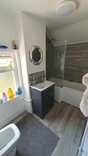 1 bedroom in a house share to rent, Emerald Street, Cardiff, CF24