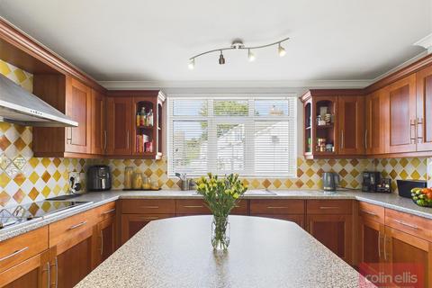 4 bedroom detached house for sale, Main Street, Cayton