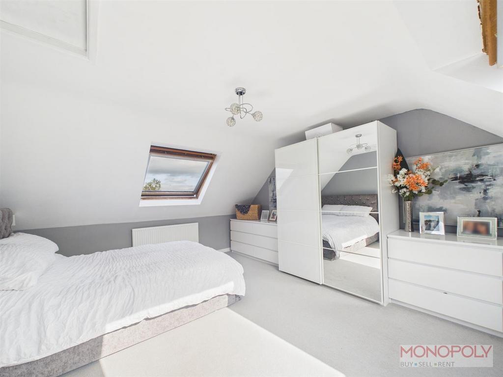 CAM03815 G0-PR0344-STILL025.jpg