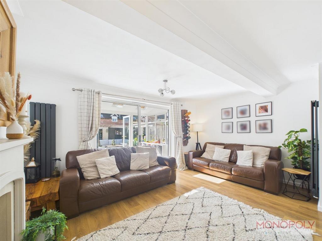 CAM03815 G0-PR0344-STILL013.jpg