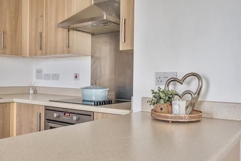 2 bedroom flat for sale, Ocean Way, Ocean Village, Southampton, Hampshire, SO14