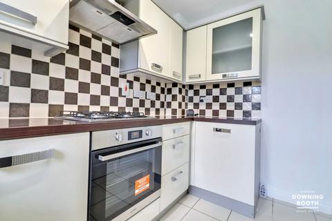 3 bedroom townhouse for sale, Agincourt Road, Lichfield, WS14 0GH - No Upward Chain