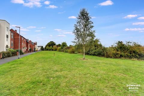 3 bedroom townhouse for sale, Agincourt Road, Lichfield, WS14 0GH - No Upward Chain