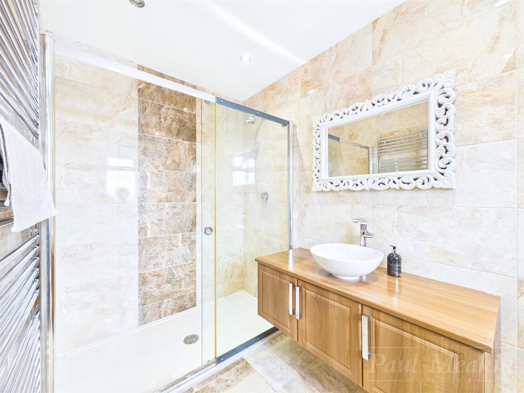 En suite Shower room