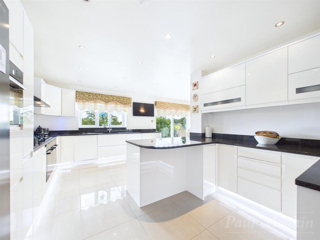 Kitchen/ Breakfast room