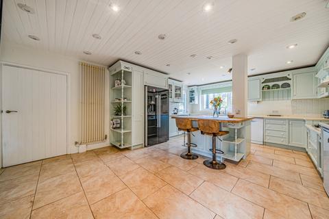 6 bedroom detached house for sale, Crofton Avenue, Hampshire PO13