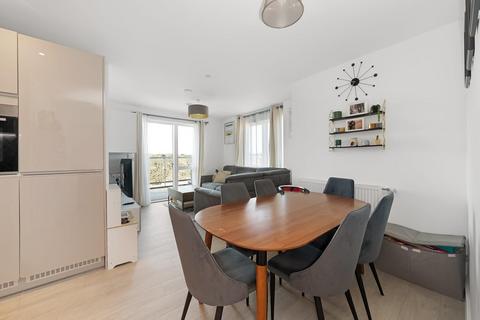 3 bedroom flat for sale, Pomeroy Street, New Cross, London, SE14