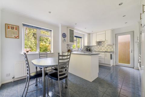 4 bedroom detached house for sale, Davies Close, Surrey GU7