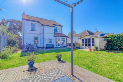 5 bedroom detached house for sale, Kirby Cross CO13