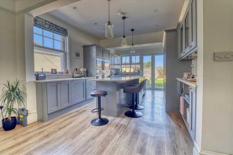 5 bedroom detached house for sale, Kirby Cross CO13