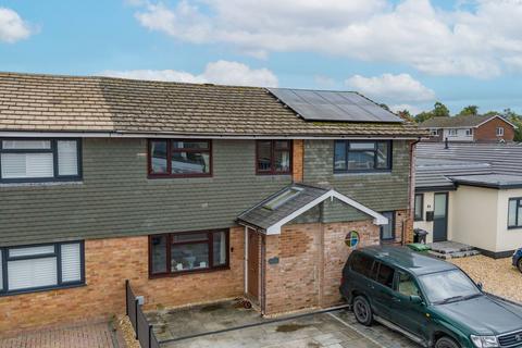 4a Lyde Close, Oakley, Basingstoke, RG23 7AW