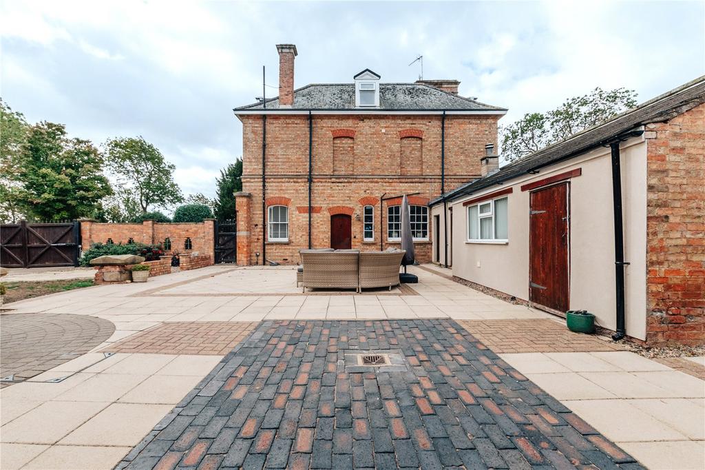 Terrace To House