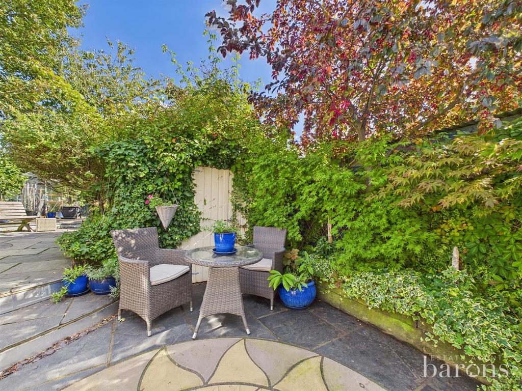 CAM05500 G0-PR0075-STILL011.jpg