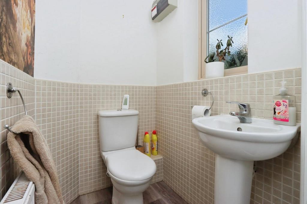 DOWN WC.jpg