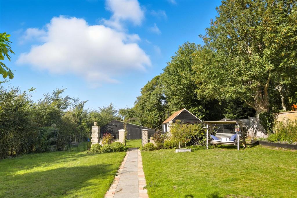 88 Southwold Road 8.jpg