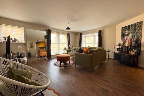 undefined, Yersin Court, Swindon SN1