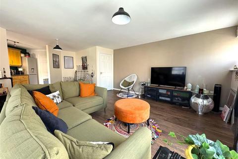 undefined, Yersin Court, Swindon SN1